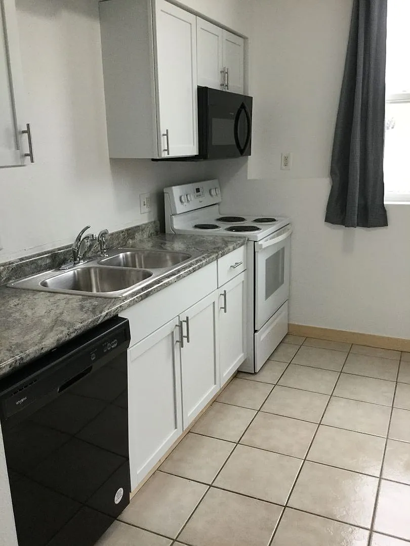 403 Melody Lane — Photo 3