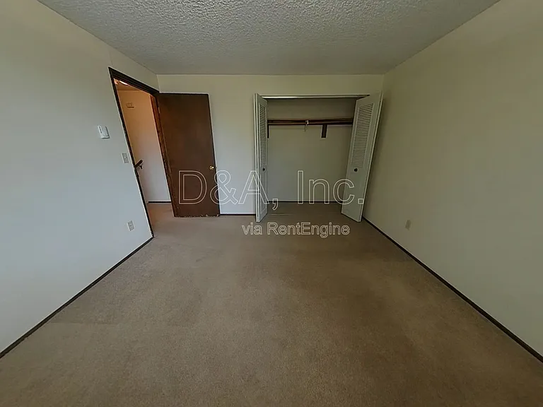 694 NW Walnut Blvd — Photo 10
