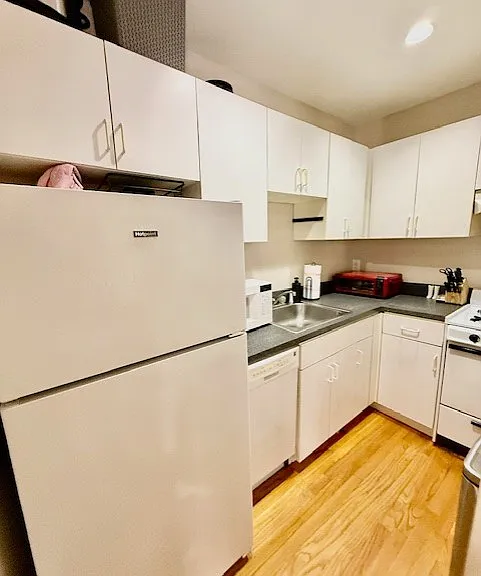 2 Thacher St #3 — Photo 6