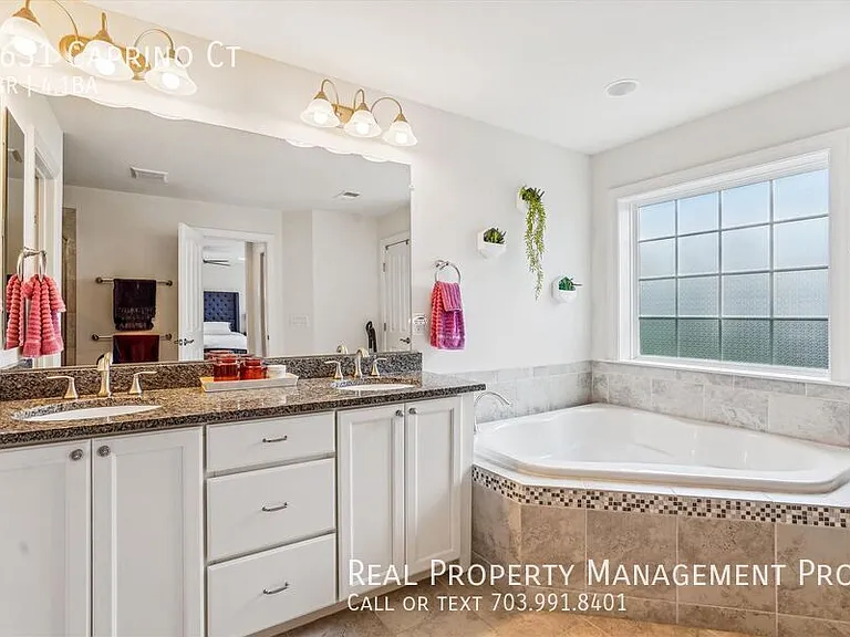 4631 Caprino Ct — Photo 22