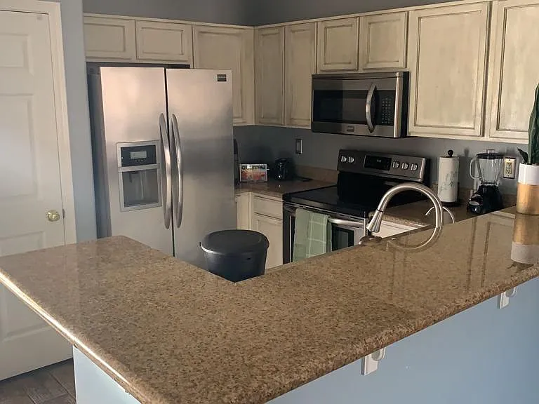1475 S 171st Ln — Photo 32