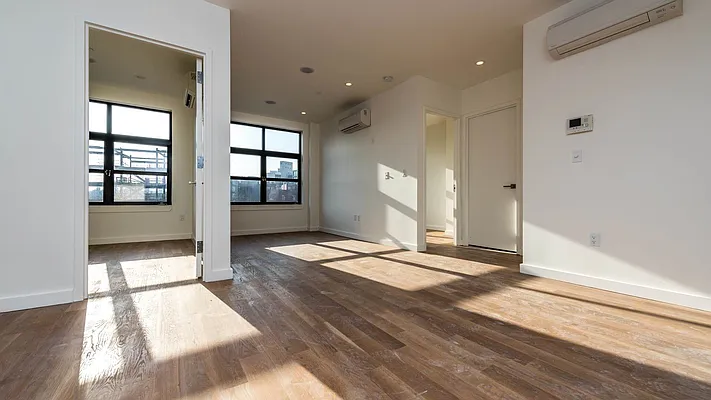 Rented by Nooklyn NYC LLC | media 52
