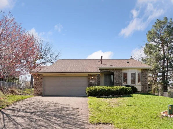 11021 Sumac Ln, Minnetonka, MN 55305