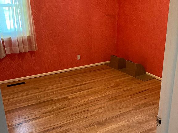 4th image of 1426 Maxwell Ave