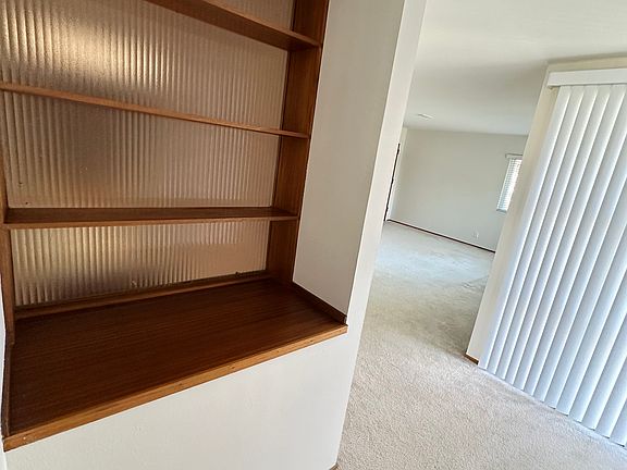 4th image of 235 Waverley St APT 3