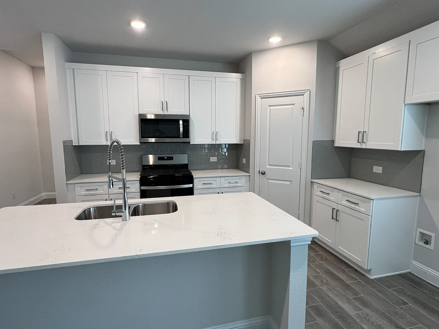 4 bed, 1953 sqft, $2,150 — Photo 3