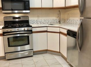 3132 12th St APT 1, Astoria, NY 11106