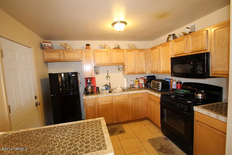 1st image of 749 W Calle Lerdo