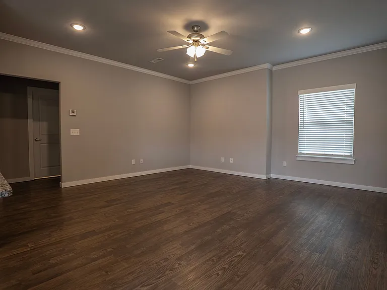1922 Booker Cir — Photo 6