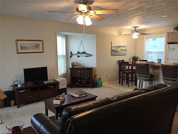 3rd image of 2528 Seaview Ave