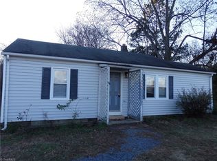 654 E Main St, Seagrove, NC 27341