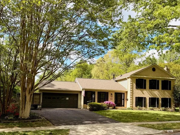 1801 Roxboro Pl, Crofton, MD 21114