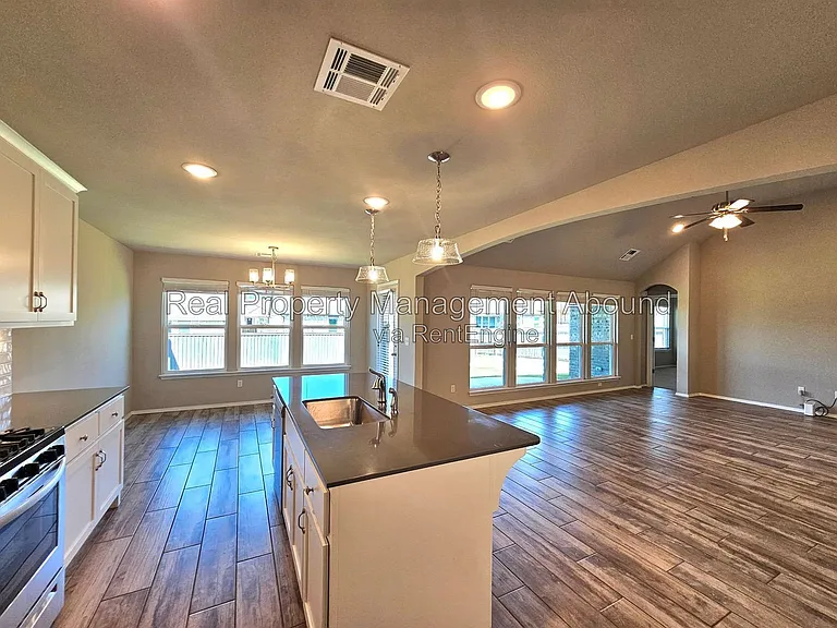 3706 S 13th Pl — Photo 7