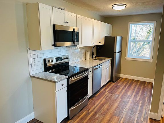 3rd image of 229 E Murray St APT 1
