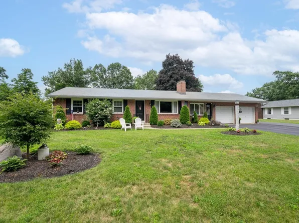 19 Heritage Ln, West Springfield, MA 01089