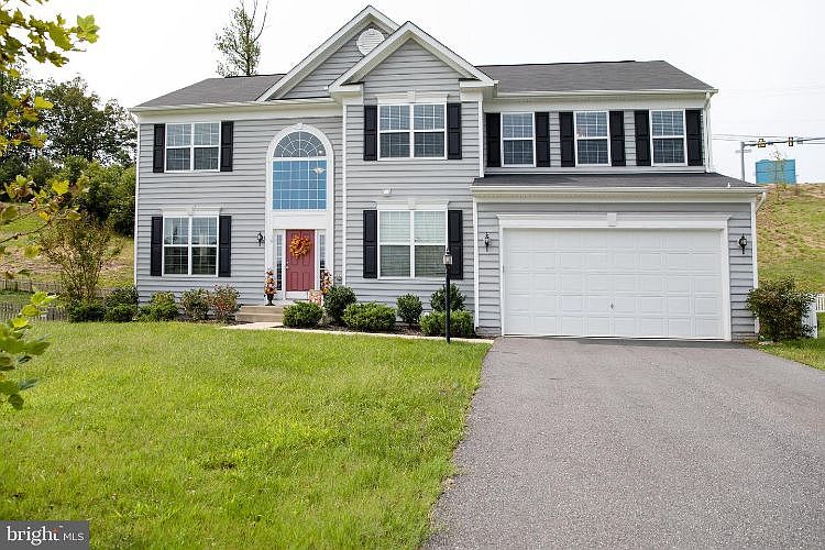 1st image of 39 Woodford Dr