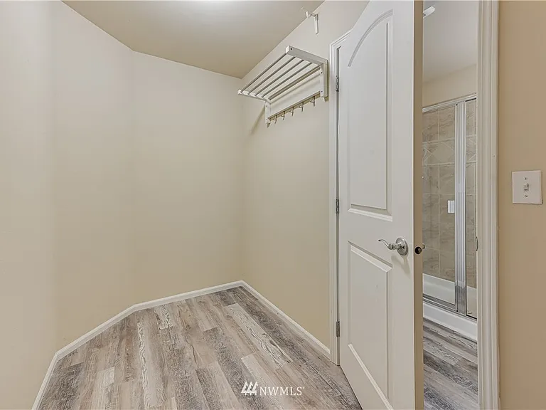 18820 35th Dr SE — Photo 6