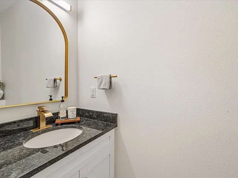 1910 W North A St #6 — Photo 24