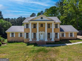 225 Dix Lee On Dr, Fayetteville, GA 30214