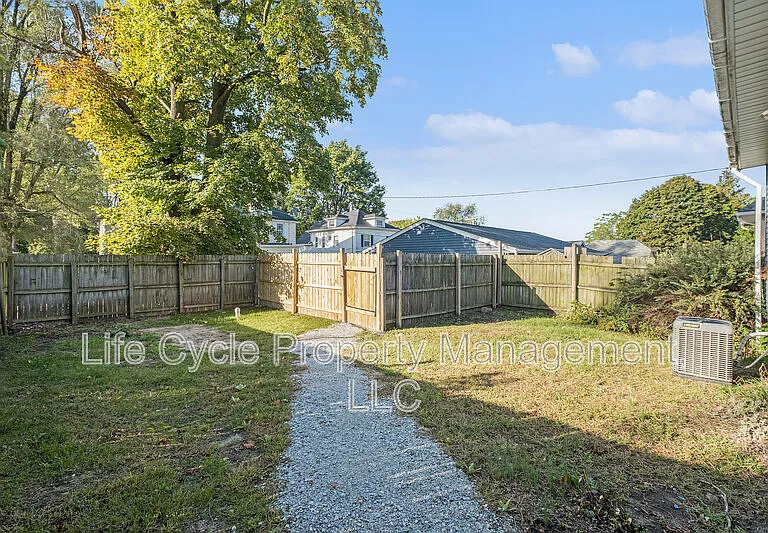 346 Quimby St NE — Photo 3