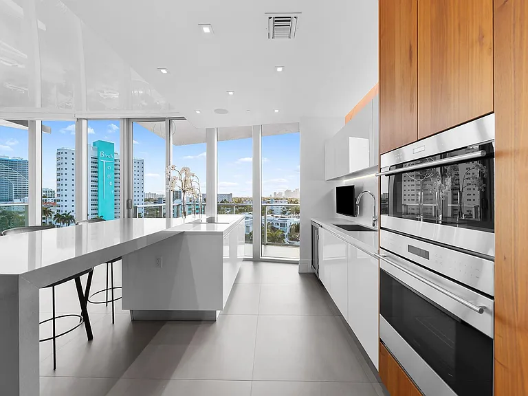 701 N Fort Lauderdale Beach Blvd #605 — Photo 15
