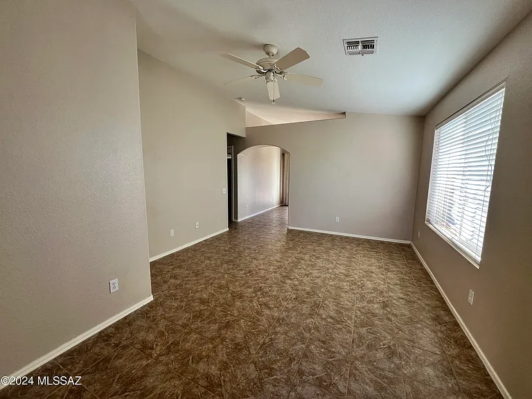 8820 N Mesquite Bluffs Pl — Photo 5