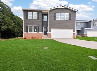 101 Spring Knoll Way, Fountain Inn, SC 29644