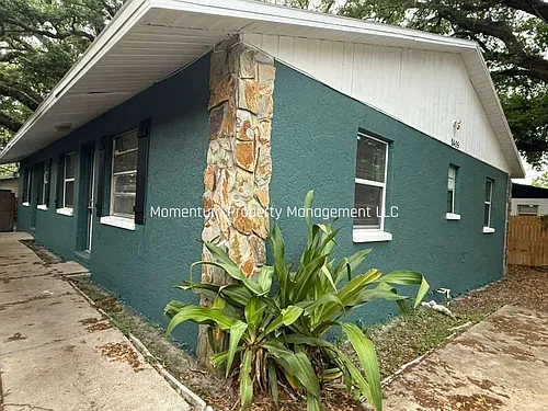 8405 N Elmer St Photo 1