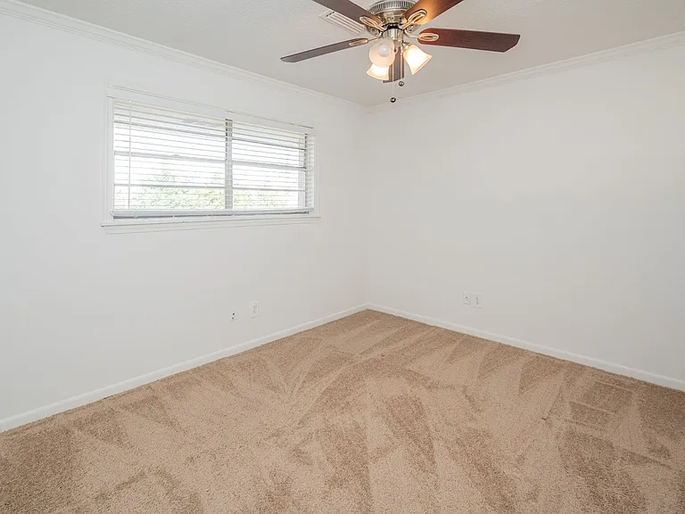3200 Hillside Ave — Photo 37