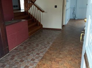 55 Magnolia Rd, Iselin, NJ 08830