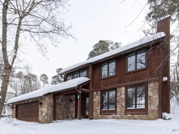 60 Byeberry Ct, East Aurora, NY 14052