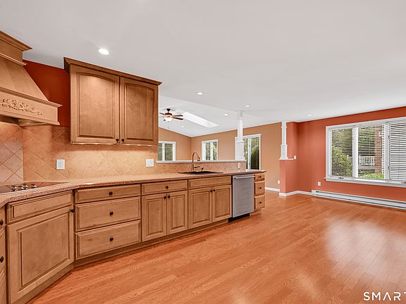 5th image of 65 Claire Street