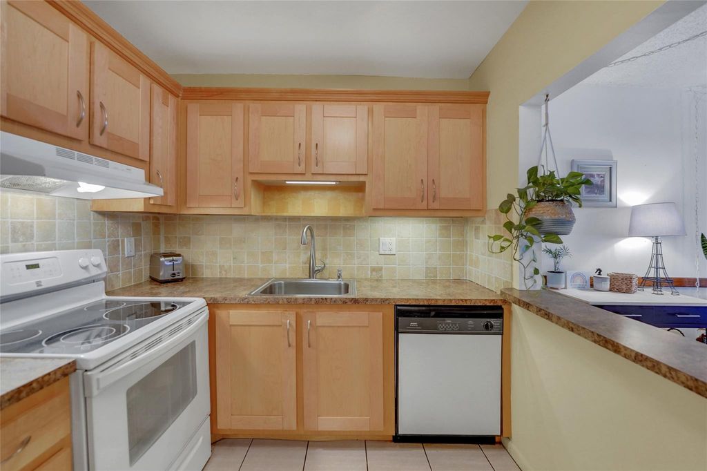 257 S Cypress Road #401, photo 3