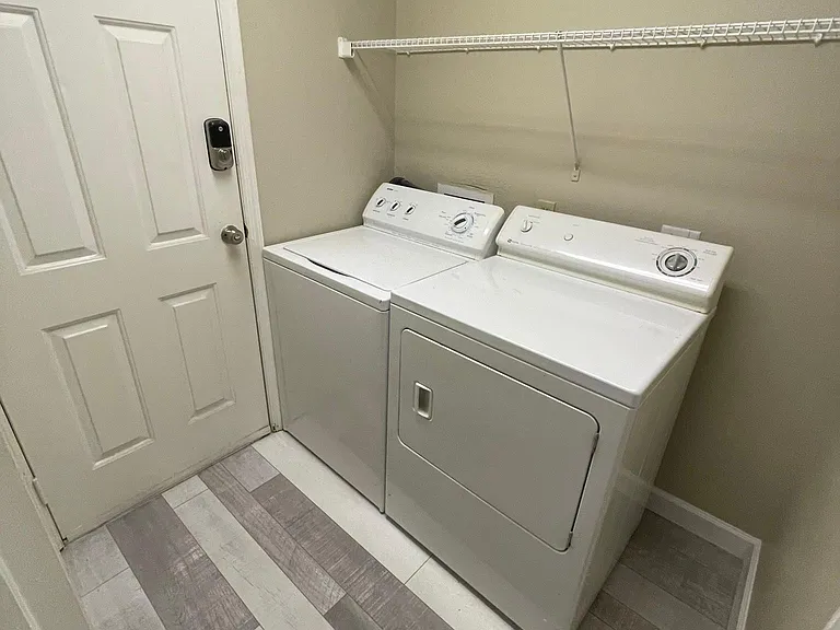 9303 Rockrose Dr — Photo 73