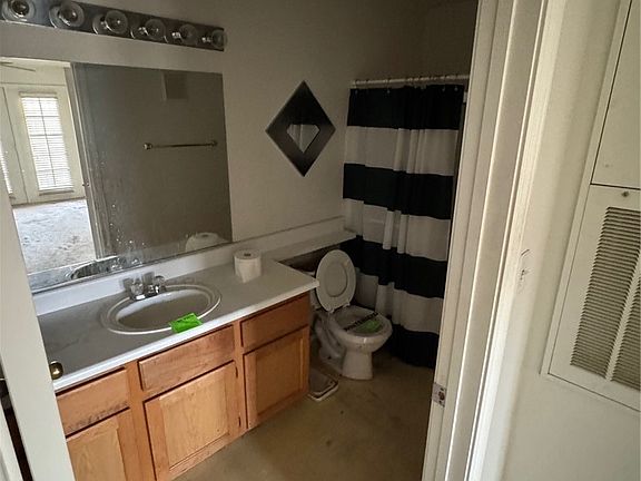 5th image of 4555 E Sahara Ave Unit 102