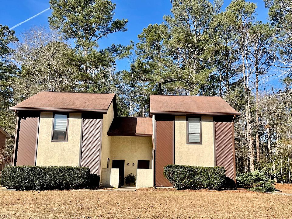 100 Arbor Gate is on the right side of this duplex.
