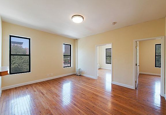 3rd image of 561 Lenox Ave #25B