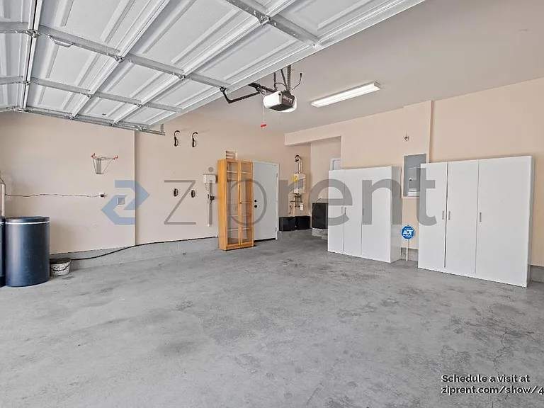 5023 Queensbury Way — Photo 35