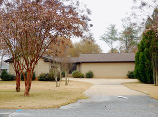 110 Greenbriar Dr, Gaffney, SC 29341