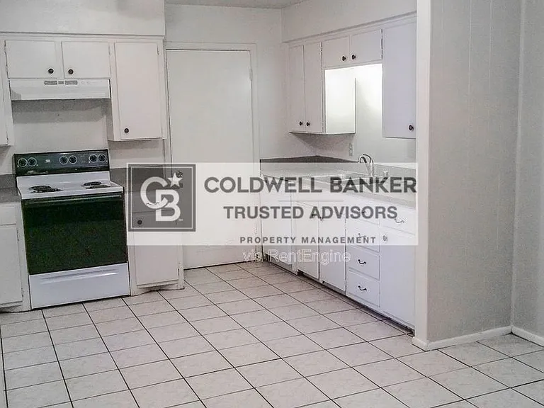 1802 Elkhart Ave #A — Photo 4
