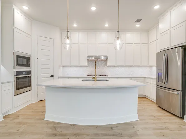2165 Sandlin Dr, Aledo, TX 76008