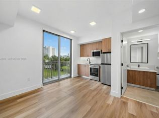 650 SW 1st St #206, Miami, FL 33130