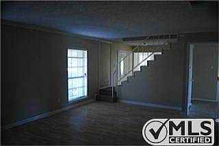 4th image of 1030 Melissa Ln