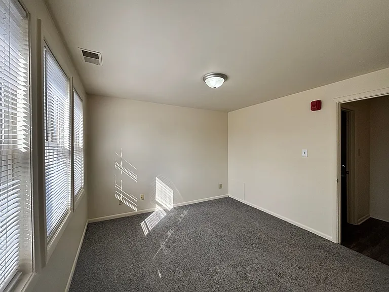 1450 N College Ave — Photo 7