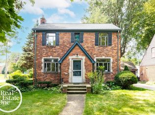 301 Kerby Rd, Grosse Pointe Farms, MI 48236