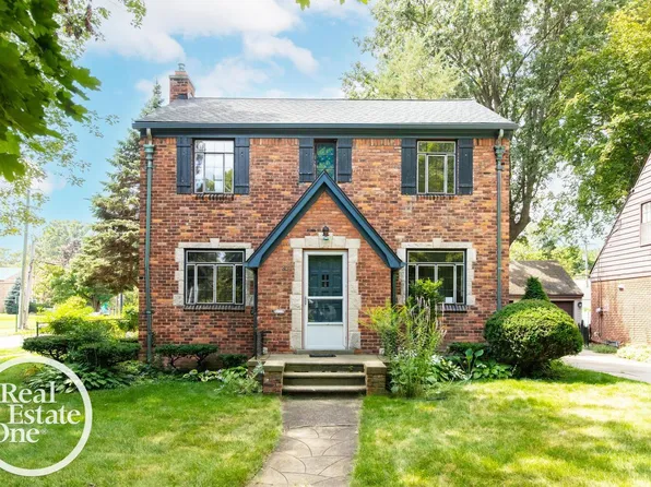 301 Kerby Rd, Grosse Pointe Farms, MI 48236
