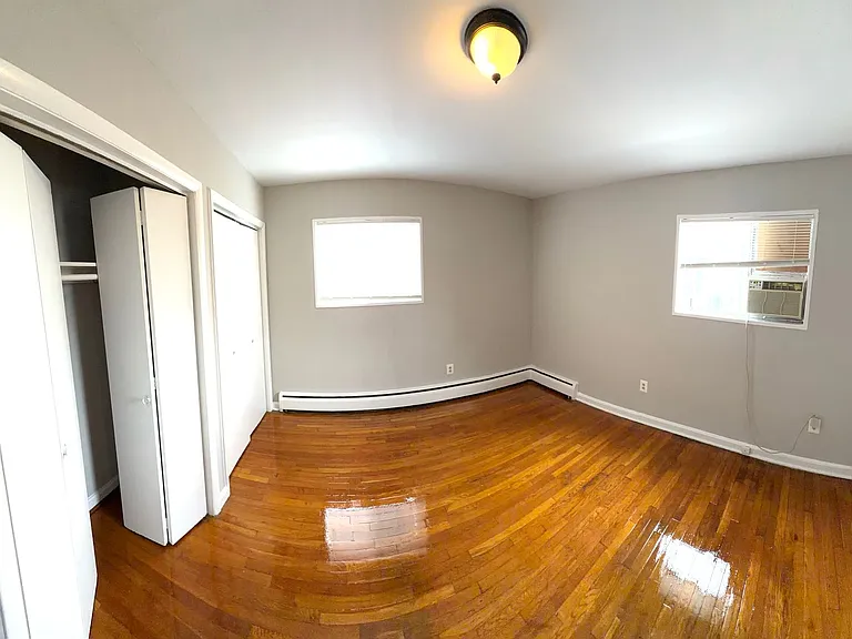 315 W St NE — Photo 12