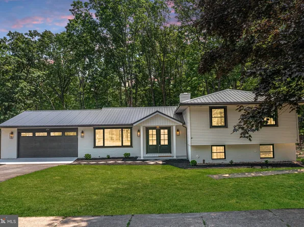 654 Devonshire Dr, State College, PA 16803