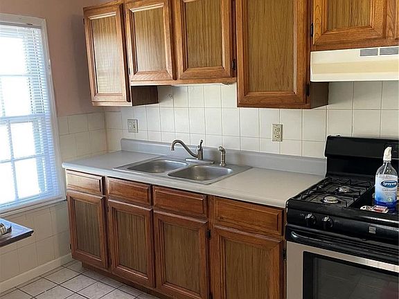 4th image of 10236 Shamrock Ln
