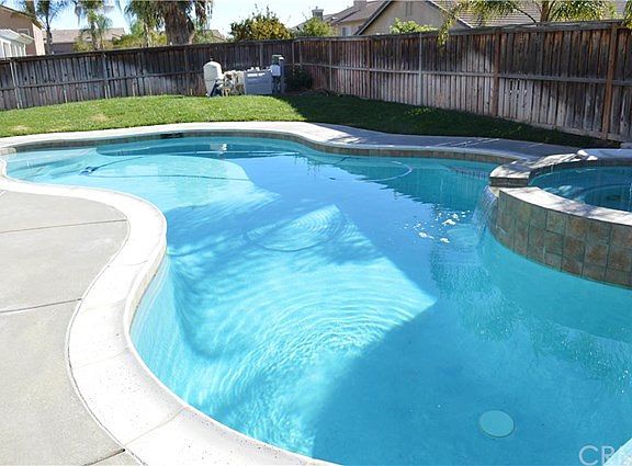 3rd image of 25077 Butterwood Dr